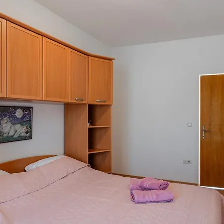 With Parking Space - 23588 Appartement Vir