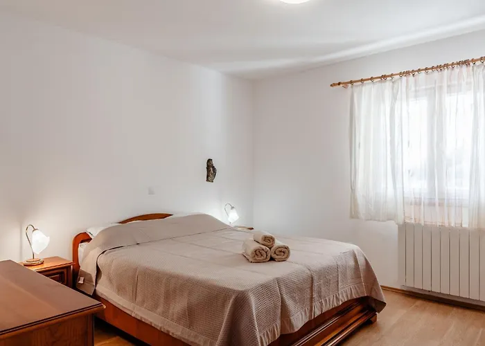 With Parking Space - 23588 Lägenhet Vir